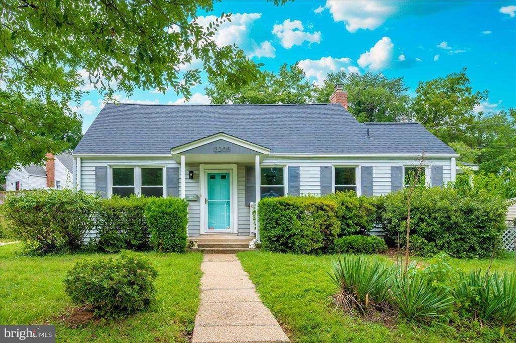 13205 Okinawa Ave in Rockville, MD - Building Photo