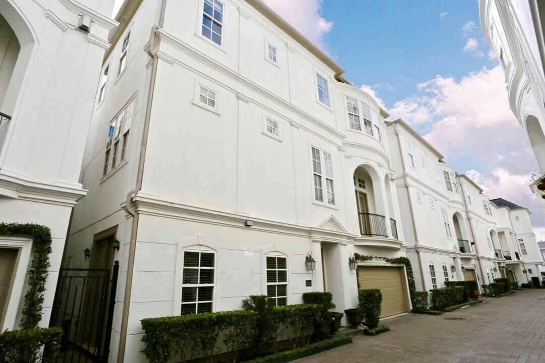 3226 McKinney St in Houston, TX - Foto de edificio