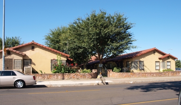 Royal Court Apartments in Fresno, CA - Foto de edificio