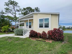 19152 Grenelefe Ct in North Fort Myers, FL - Building Photo - Building Photo