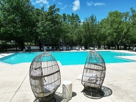 Aurea Apartments in Birmingham, AL - Building Photo