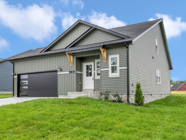 493 Herman Dr in Clarksville, TN - Building Photo - Building Photo