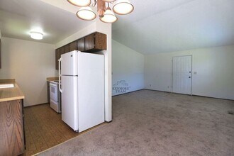1604 Swift Blvd in Richland, WA - Building Photo - Building Photo