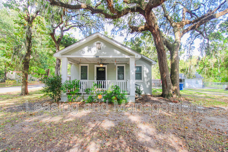 1920 Dulsey Rd in Charleston, SC - Foto de edificio