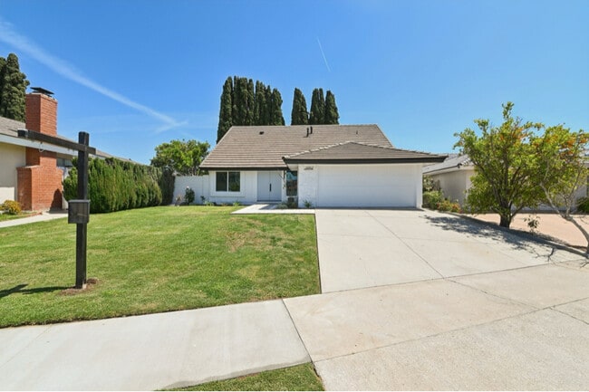 14942 Dahlquist Rd in Irvine, CA - Building Photo - Building Photo