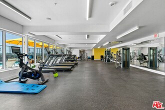 325 N 1st St in Burbank, CA - Building Photo - Building Photo