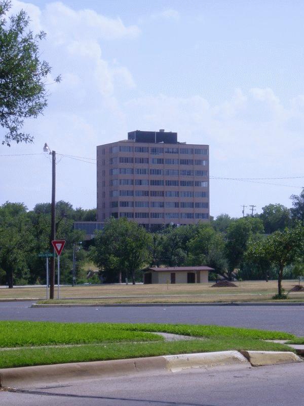 River Terrace Apartments in San Angelo, TX - Foto de edificio - Building Photo