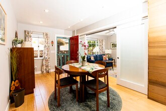 405 Orilla del Mar, Unit MAY-JAN 8 MO LEASE in Santa Barbara, CA - Building Photo - Building Photo