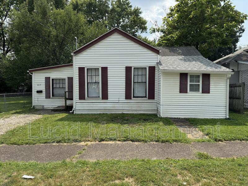 817 Fulton St in Jeffersonville, IN - Building Photo