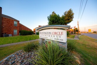 Huntington Circle in Lewisville, TX - Building Photo - Building Photo