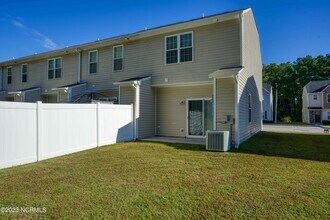113 Beacon Woods Dr in Holly Ridge, NC - Building Photo - Building Photo