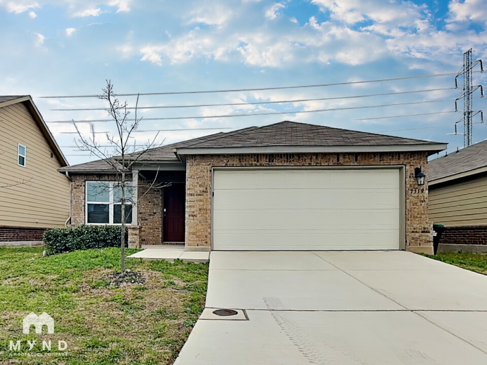 7519 Twin Pine Ct in Converse, TX - Building Photo
