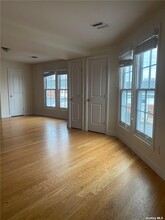 67 W Main St-Unit -201 in Oyster Bay, NY - Foto de edificio - Building Photo