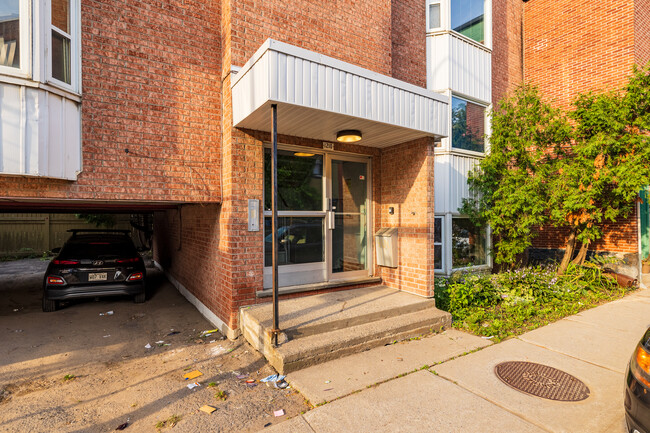 1210 Dorion Rue in Montréal, QC - Building Photo - Building Photo