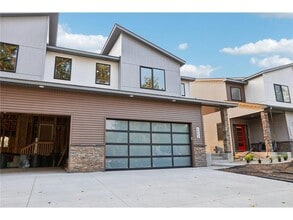 4093 Isaac Ct in Vadnais Heights, MN - Building Photo - Building Photo