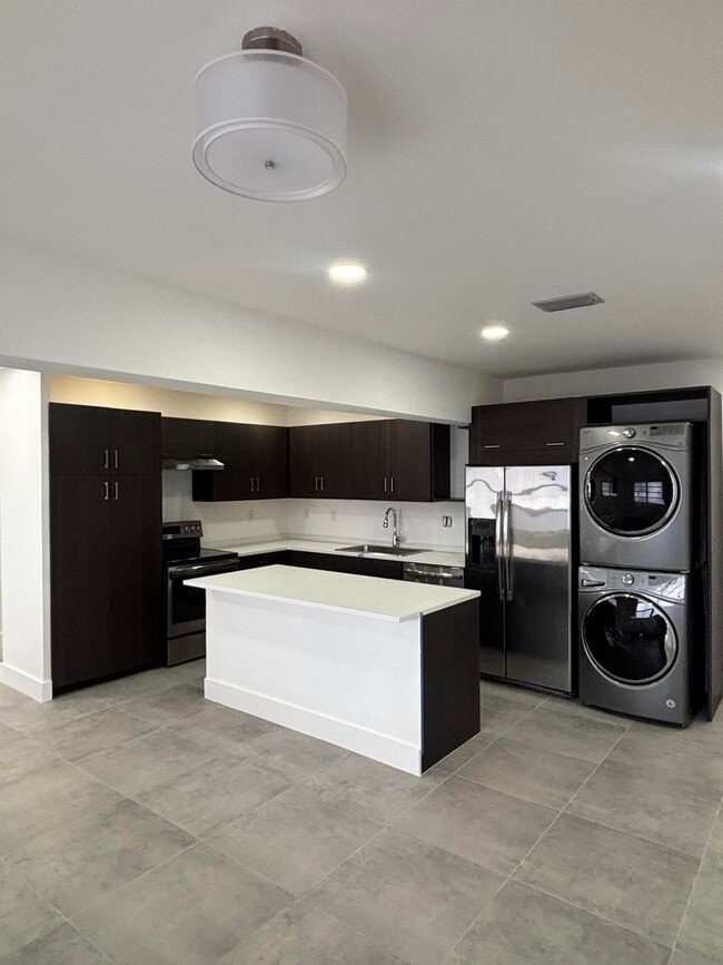 5724 Seton Dr in Margate, FL - Building Photo - Building Photo