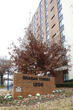 Branan Towers in Atlanta, GA - Foto de edificio - Building Photo