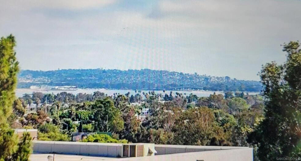 4060 Huerfano Ct in San Diego, CA - Foto de edificio