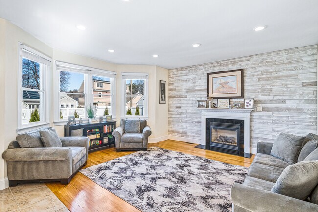 58 Spiers Rd, Unit 58 Spiers Rd in Newton, MA - Foto de edificio - Building Photo