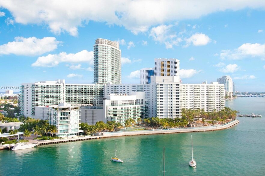 1500 Bay Rd, Unit 482S in Miami Beach, FL - Building Photo