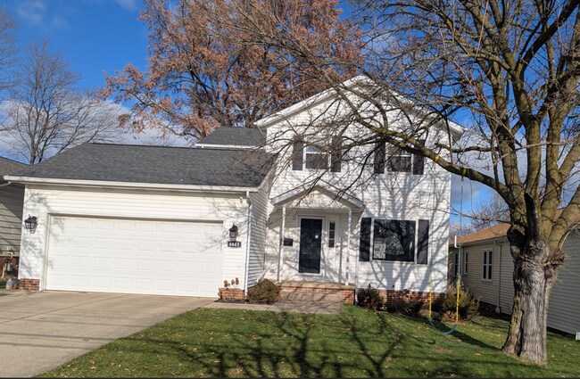 6645 Queens Park Ave in Mayfield Heights, OH - Building Photo - Building Photo