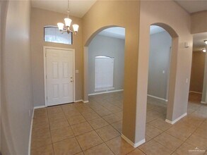 19 Ginger Ave in Edinburg, TX - Building Photo - Building Photo