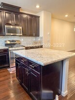 2730 Ferrara Cir in San Jose, CA - Building Photo - Building Photo