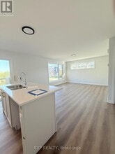 101 Glenroy Gilbert Dr in Ottawa, ON - Building Photo - Building Photo