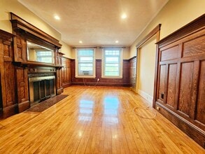 1793 Beacon St, Unit 5 in Brookline, MA - Building Photo - Building Photo