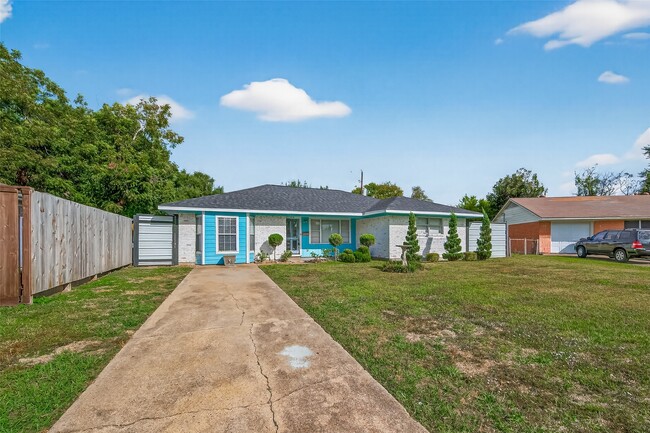 515 E Janisch Rd in Houston, TX - Building Photo - Building Photo