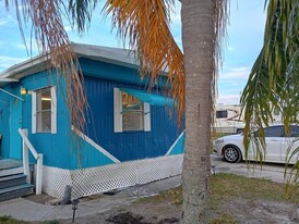 6519 Sandra Dr in Port Richey, FL - Building Photo
