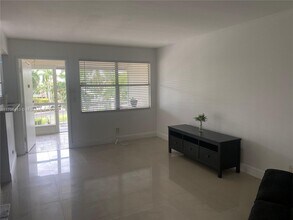 300 Layne Blvd in Hallandale Beach, FL - Building Photo - Building Photo
