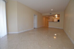 220 E Flamingo Rd in Las Vegas, NV - Building Photo