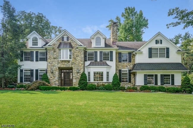 property at 7 Country Club Dr