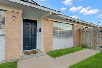 1907 Bahama Dr in Seabrook, TX - Foto de edificio - Building Photo