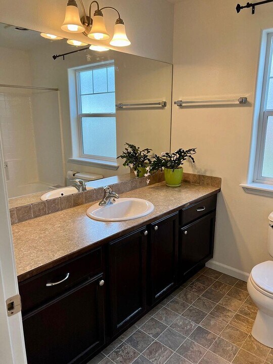 902 Fawn Cir in East Wenatchee, WA - Building Photo