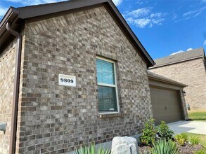 9809 Autumn Leaves Ln in Cross Roads, TX - Building Photo - Building Photo
