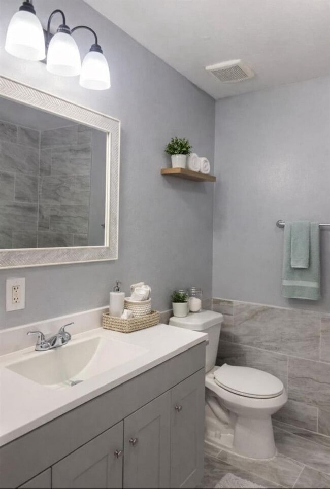 property at 4515 Oxford St
