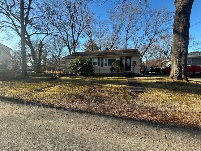 133 Inman Ave in Warwick, RI - Building Photo - Building Photo