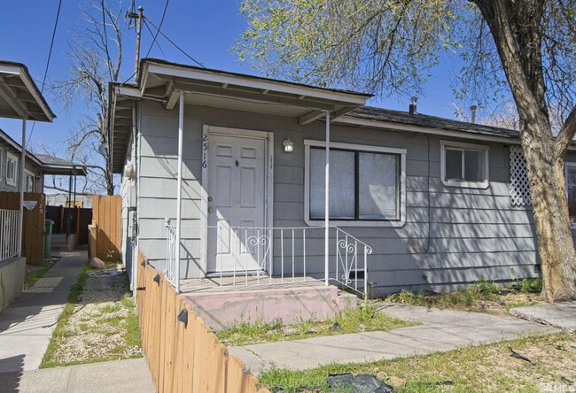 2516 D St in Sparks, NV - Building Photo - Building Photo