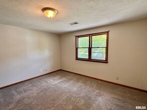 105 Paradise Ct in Bartonville, IL - Building Photo - Building Photo