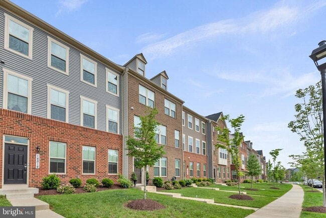 property at 14814 Townshend Ter Ave