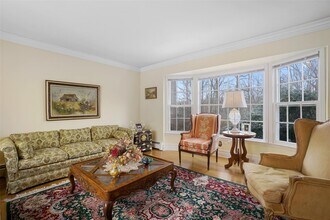 62 Sprain Valley Rd in Scarsdale, NY - Building Photo - Building Photo