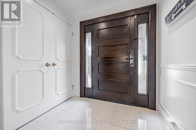 58 Ames Cir in Toronto, ON - Building Photo - Building Photo