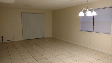 2438 Atlas Rd in Tallahassee, FL - Building Photo - Building Photo