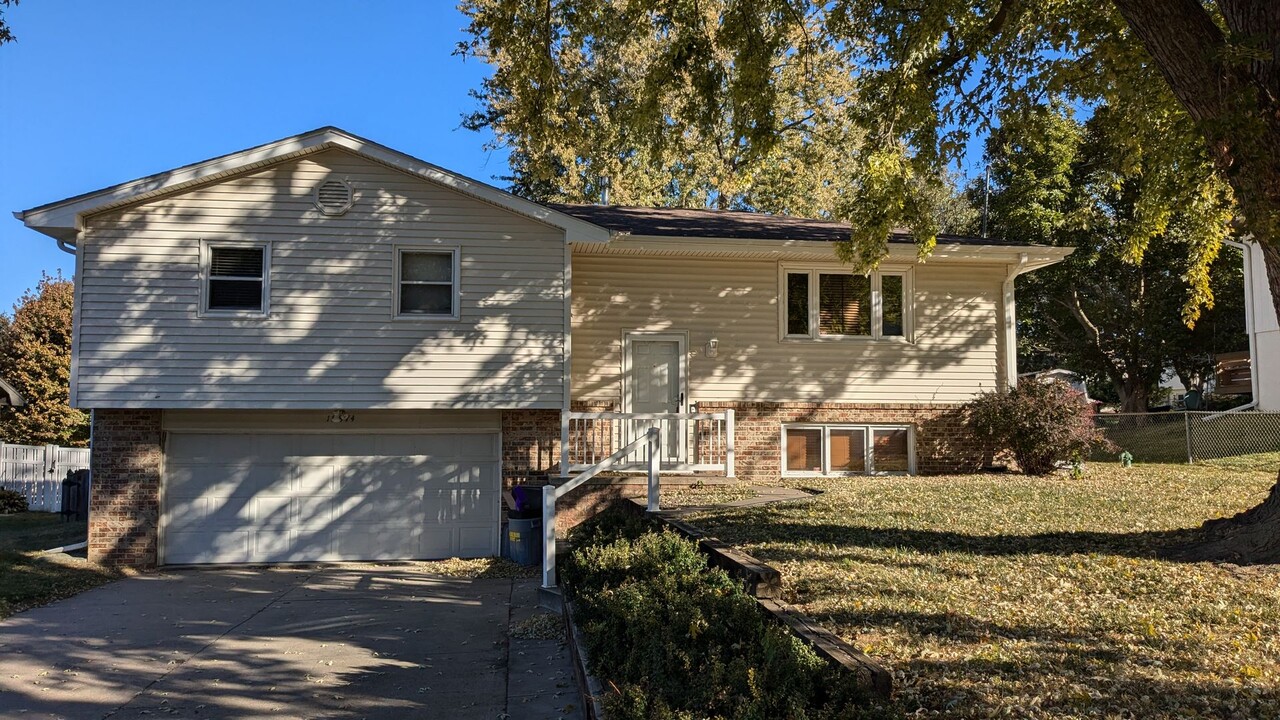 19874 Beverly Manor Ln in Council Bluffs, IA - Building Photo