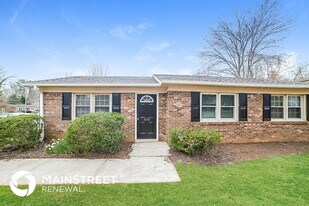 470 Creekway Dr in Winston-Salem, NC - Building Photo