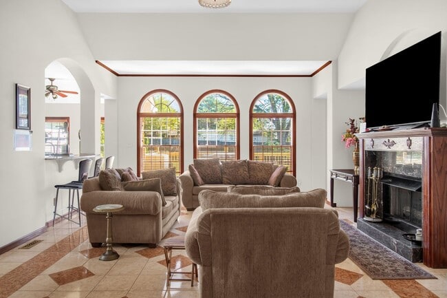 property at 195 Saratoga St
