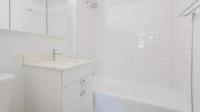 438 W 37th St in New York, NY - Building Photo - Building Photo