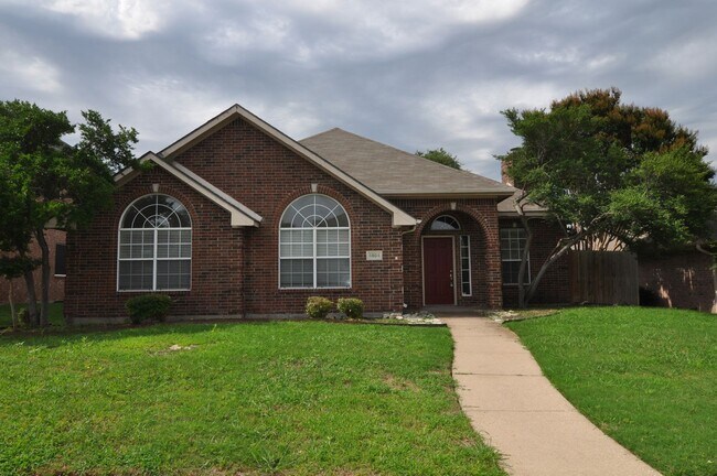 property at 4804 Glen Echo Dr